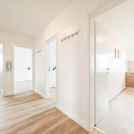 Tolstov - 3 - Balcony - Kitchen - Washing Machine - Next To Cologne Lejlighed Frechen