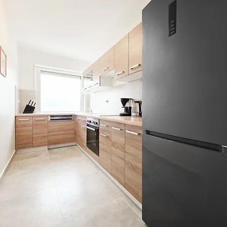 Tolstov - 3 - Balcony - Kitchen - Washing Machine - Next To Cologne Lejlighed