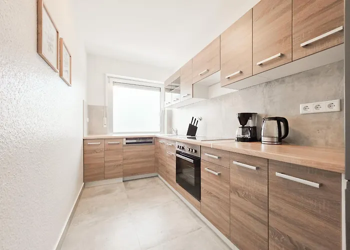 Tolstov - 3 - Balcony - Kitchen - Washing Machine - Next To Cologne Appartement *